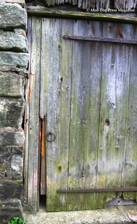 A door on the Warehouse overlooking Wethersfield Cove. TW/MDP