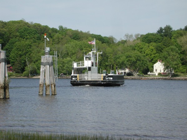 Ferry crossing the Connecticut River. MDP image.